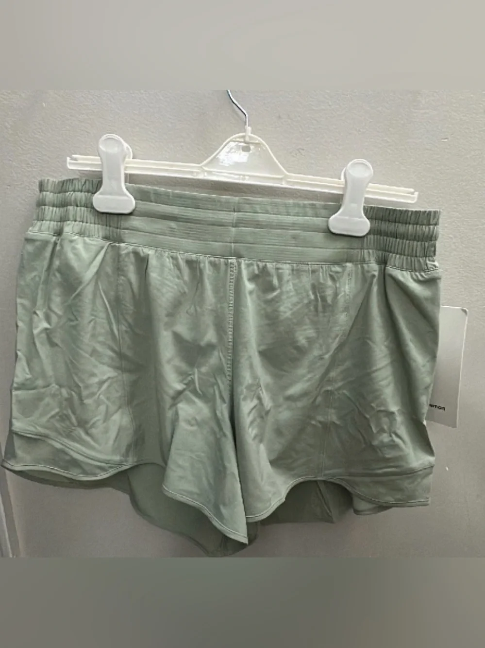 NWT Lululemon Hotty Hot 🔥 LR Shorts 2.5 